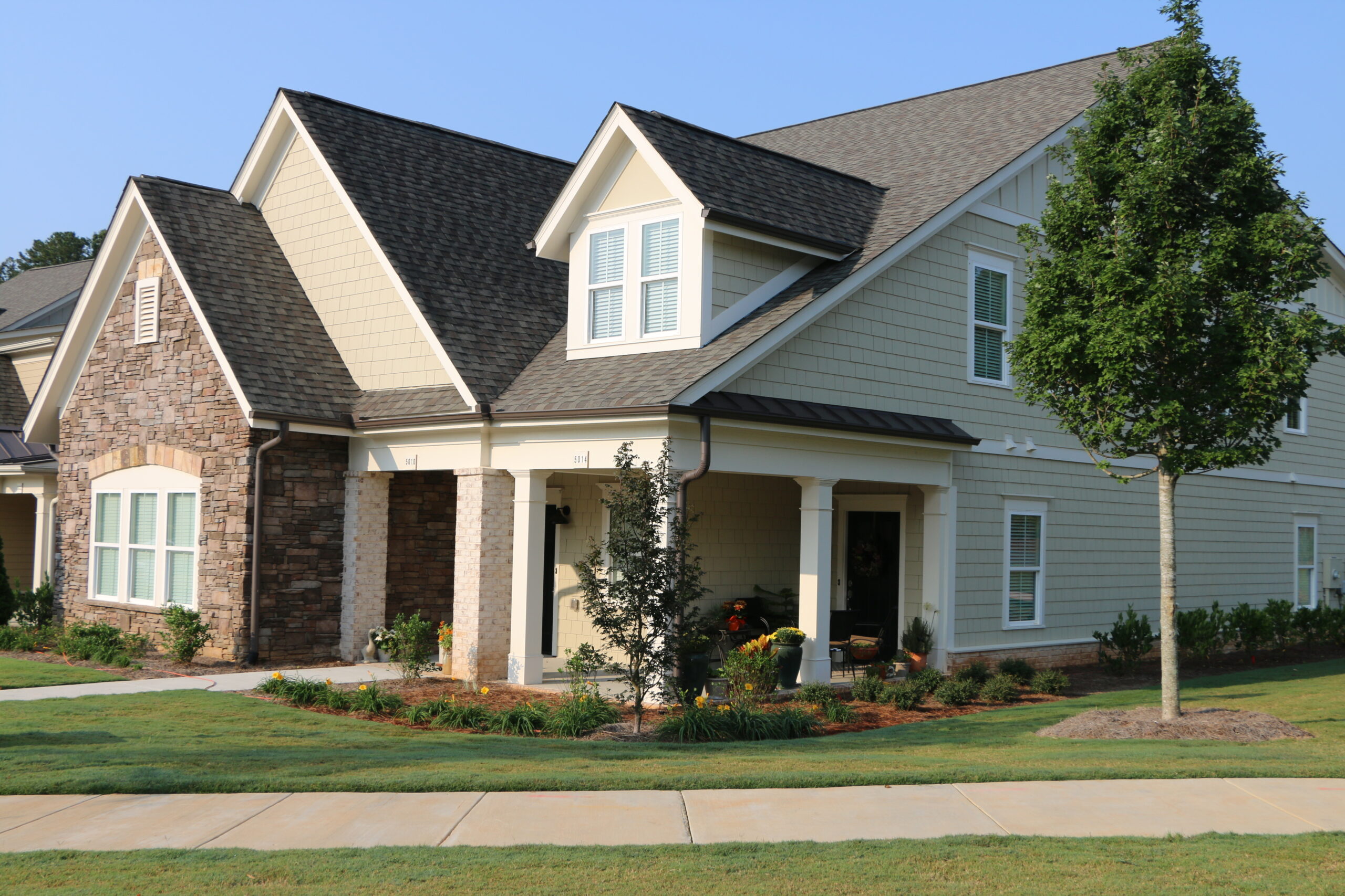 West Cobb Maple Cottage outside